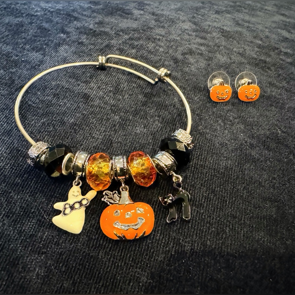 Brand new Halloween charm bracelet with matching jack-o’-lantern earrings